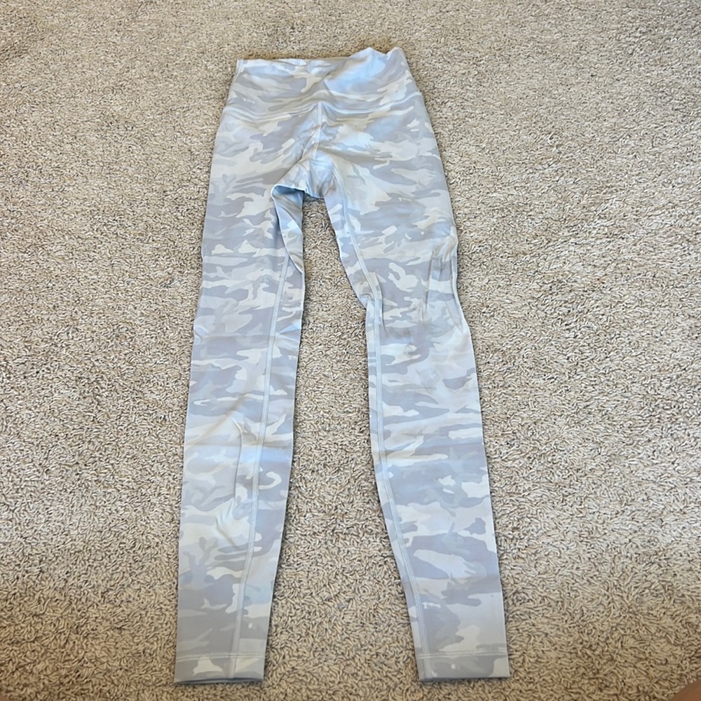 Lululemon Wunder Under Leggings 25”